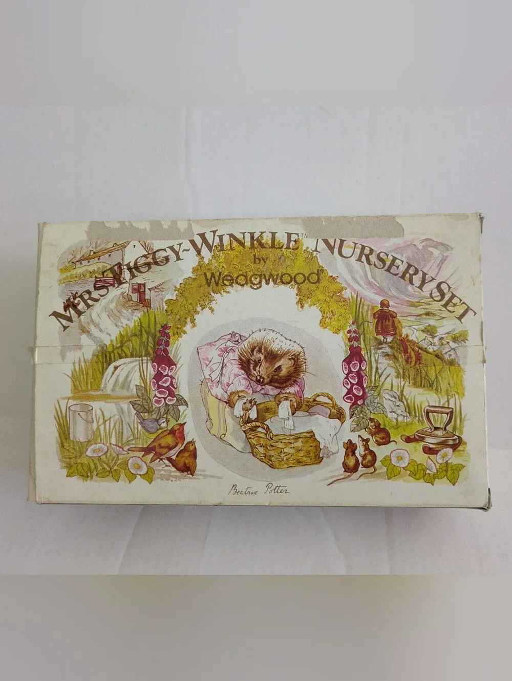Mrs Tiggy-Winkle Nursery Set -Beatriz Potter by Wedgewood